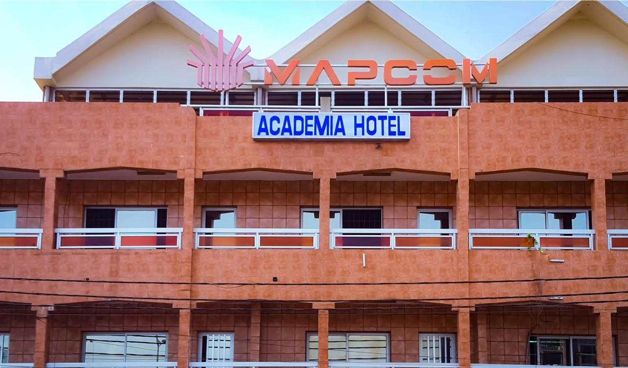 Academia Hotel Ломе Екстер'єр фото