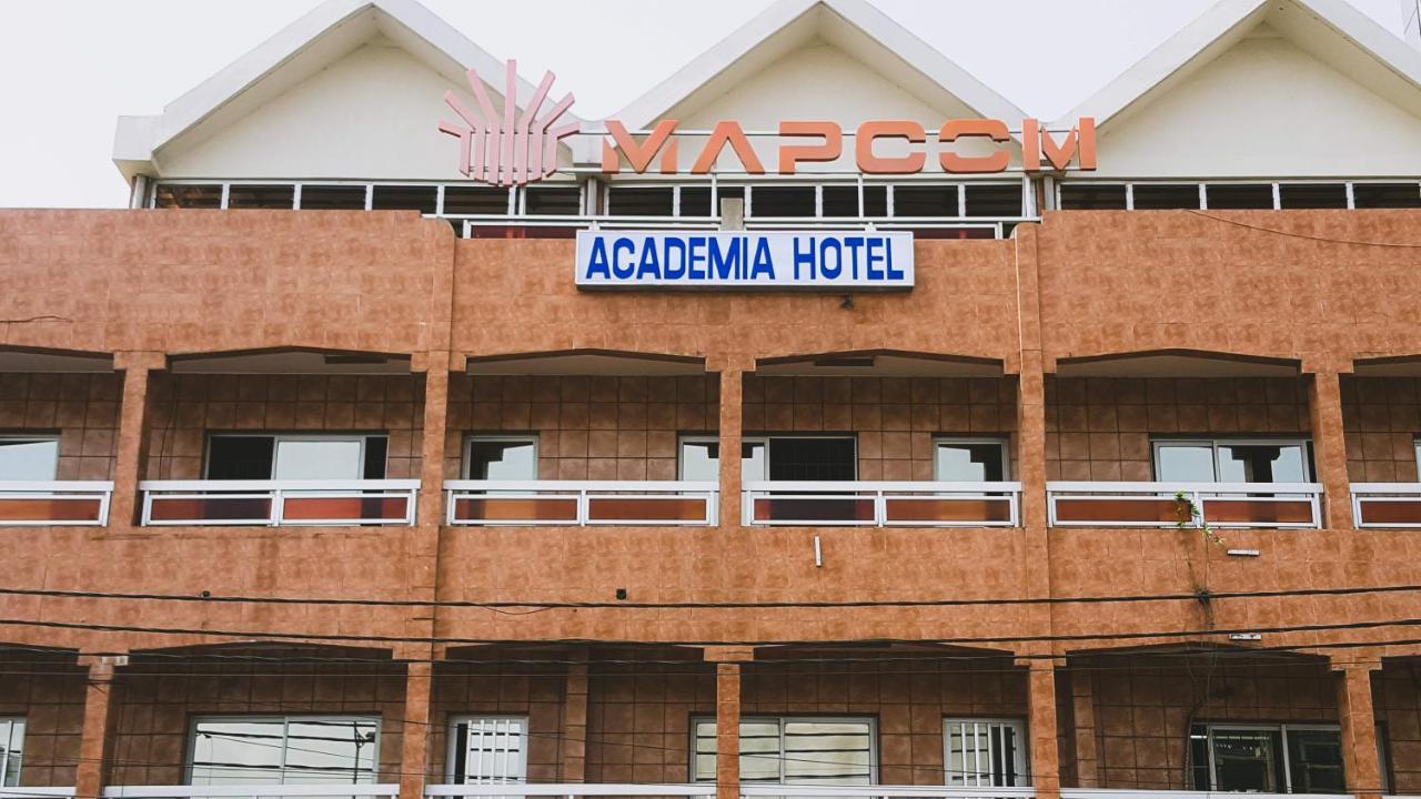 Academia Hotel Ломе Екстер'єр фото